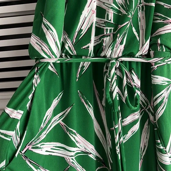 London Times Cropped Jumpsuit - Picture 3 of 4